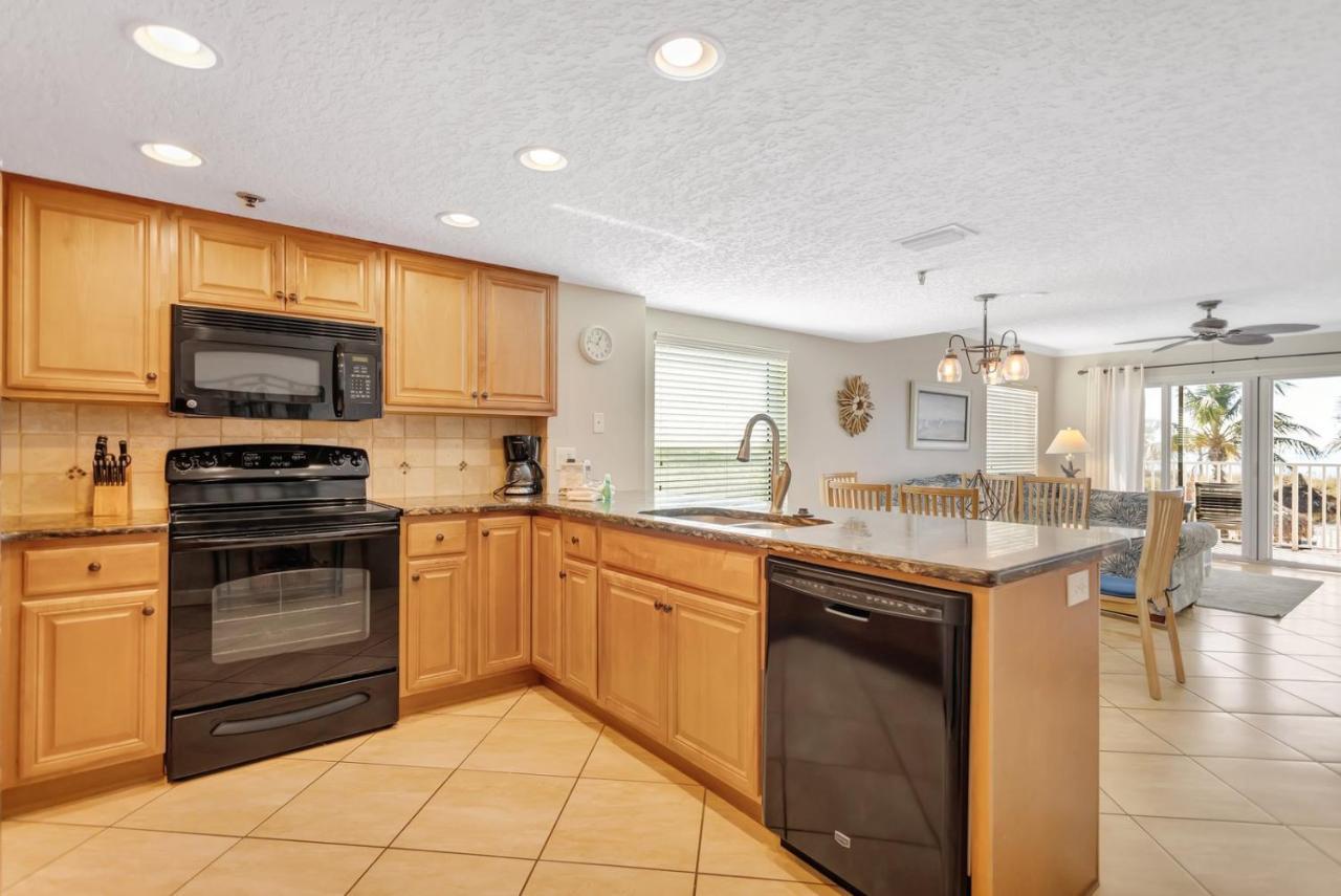 106 Beach Place Condos St. Pete Beach Εξωτερικό φωτογραφία